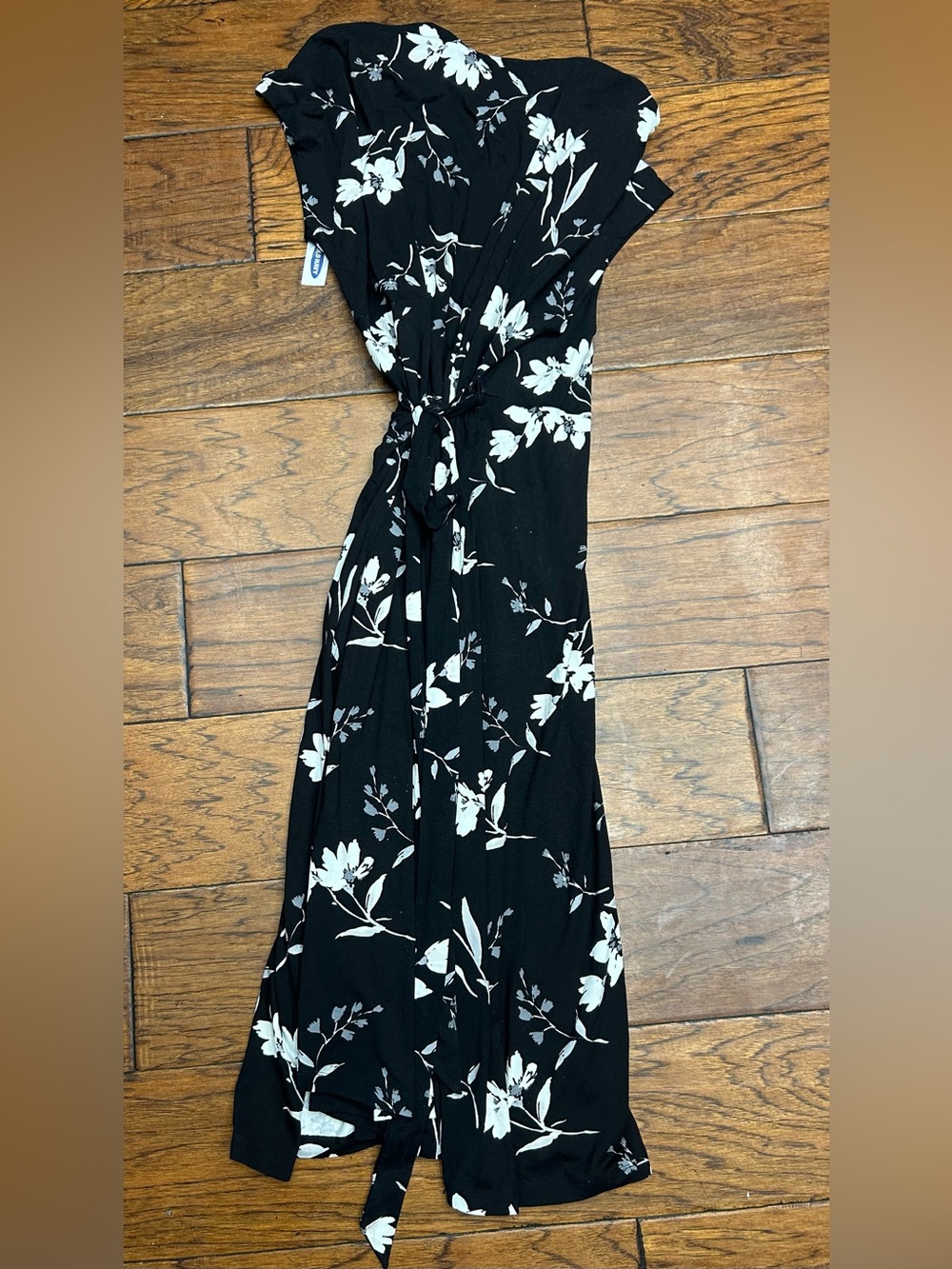Old Navy Wrap-Front Tall Midi Dress with White Floral Print - Picture 10 of 10